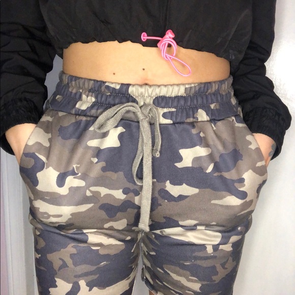 Camo Shorts - Picture 3 of 7